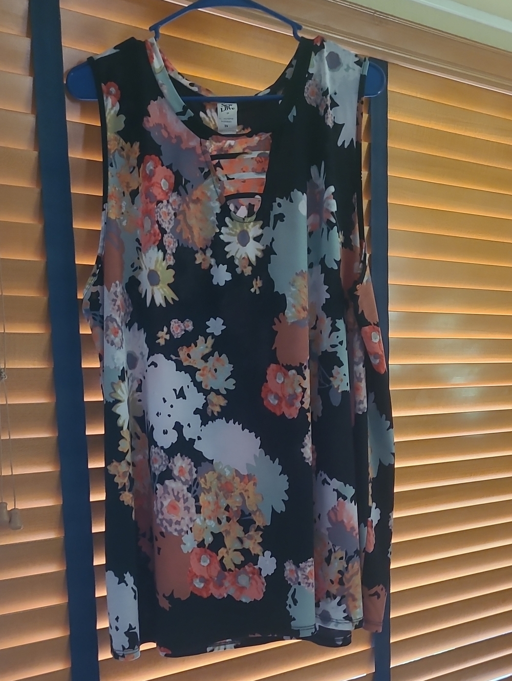 Sew In Love Black Floral Strappy V-Neck Tank